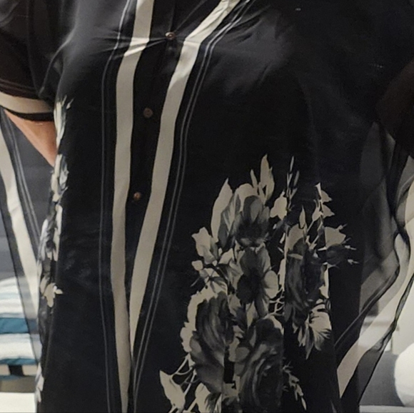 Black Wrap - Picture 4 of 9